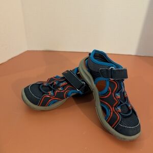 OshKosh B'Gosh Tempu Blue & Red Toddler Boy Sandals in Size 8M